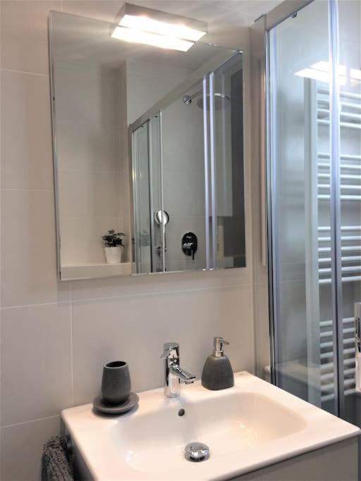 Lovely & Bright Vila Olimpica Beach Apartment Barcelona Eksteriør billede
